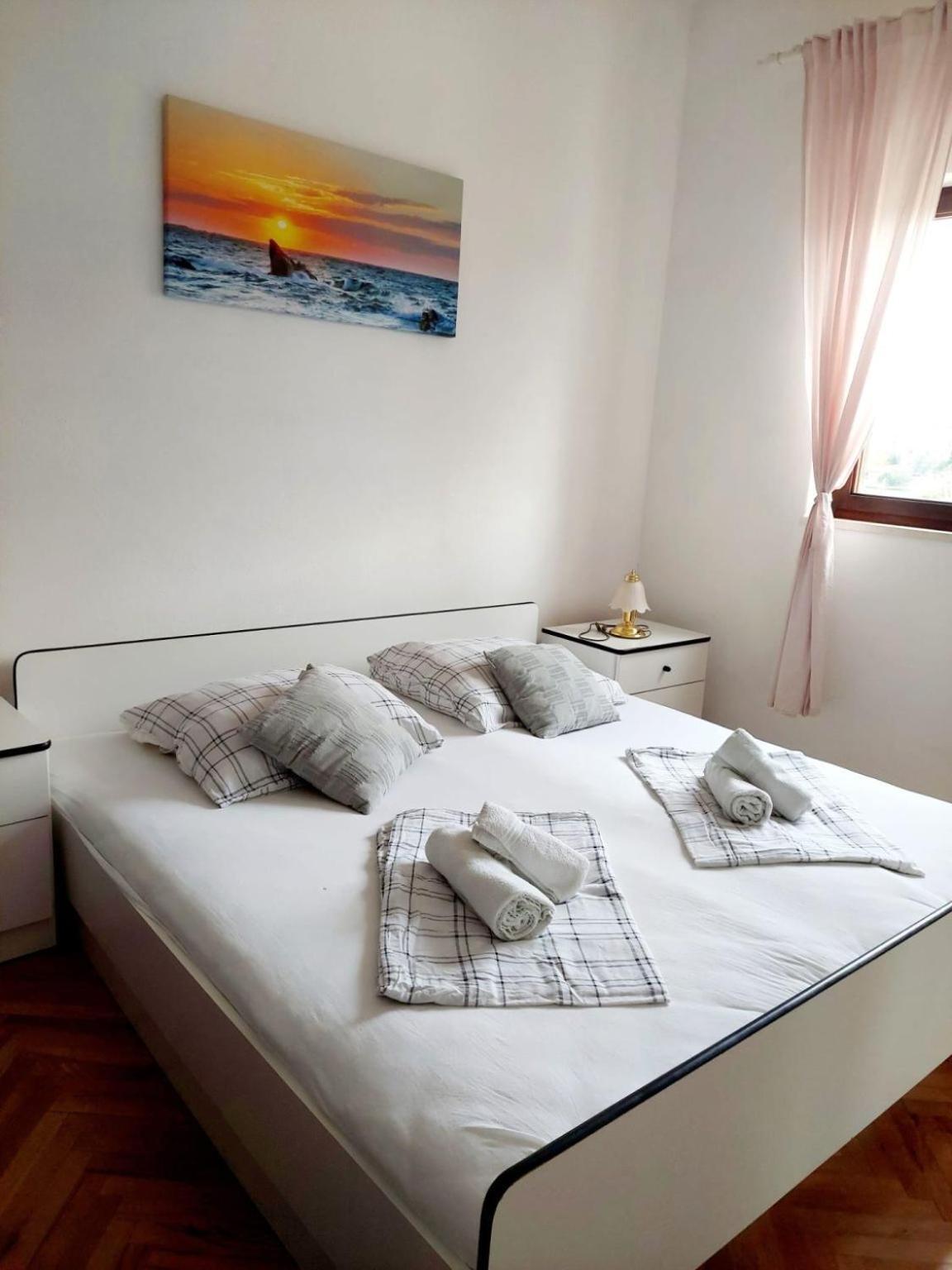 Apartments Pavao Postira Bagian luar foto