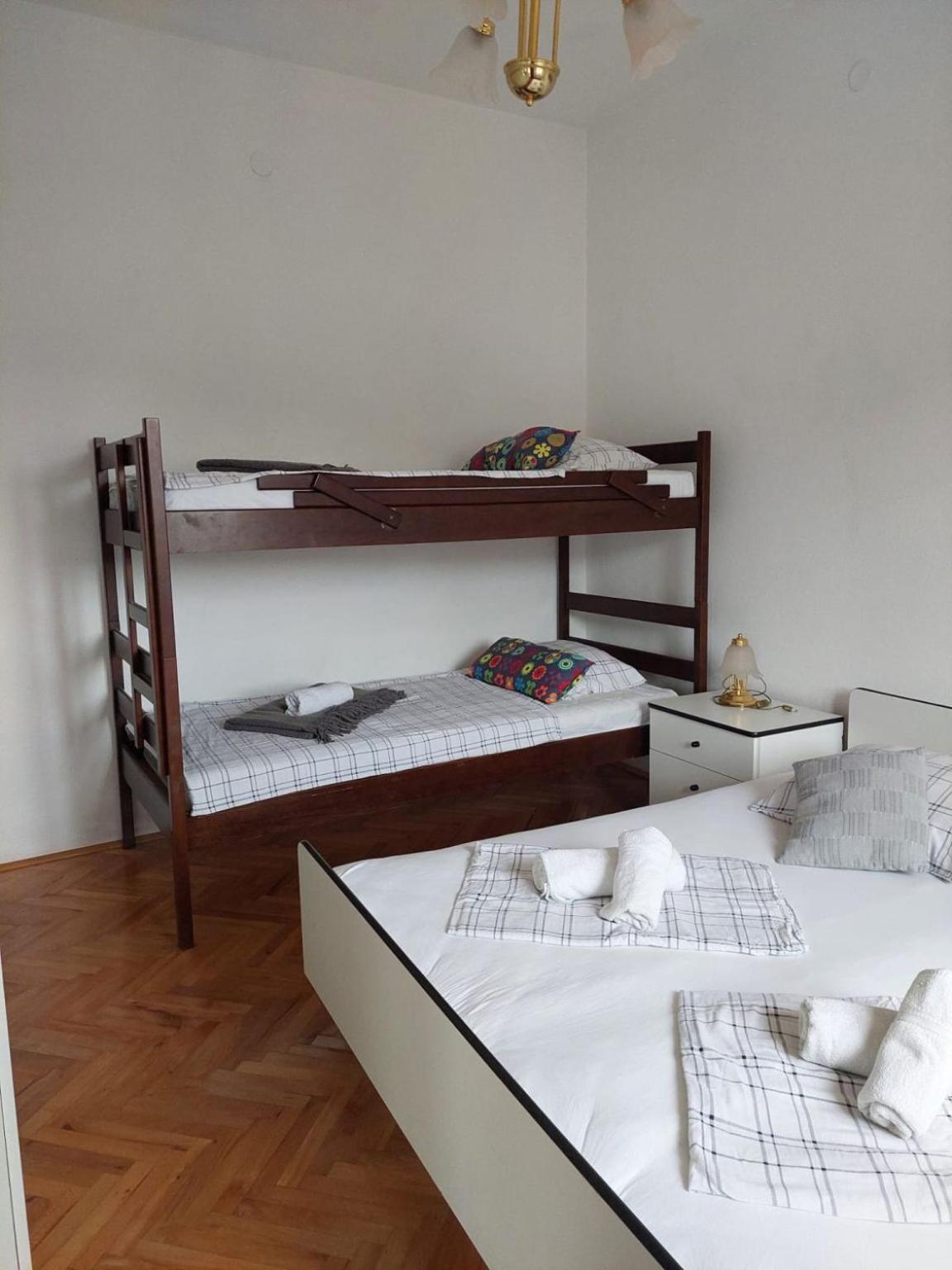 Apartments Pavao Postira Bagian luar foto
